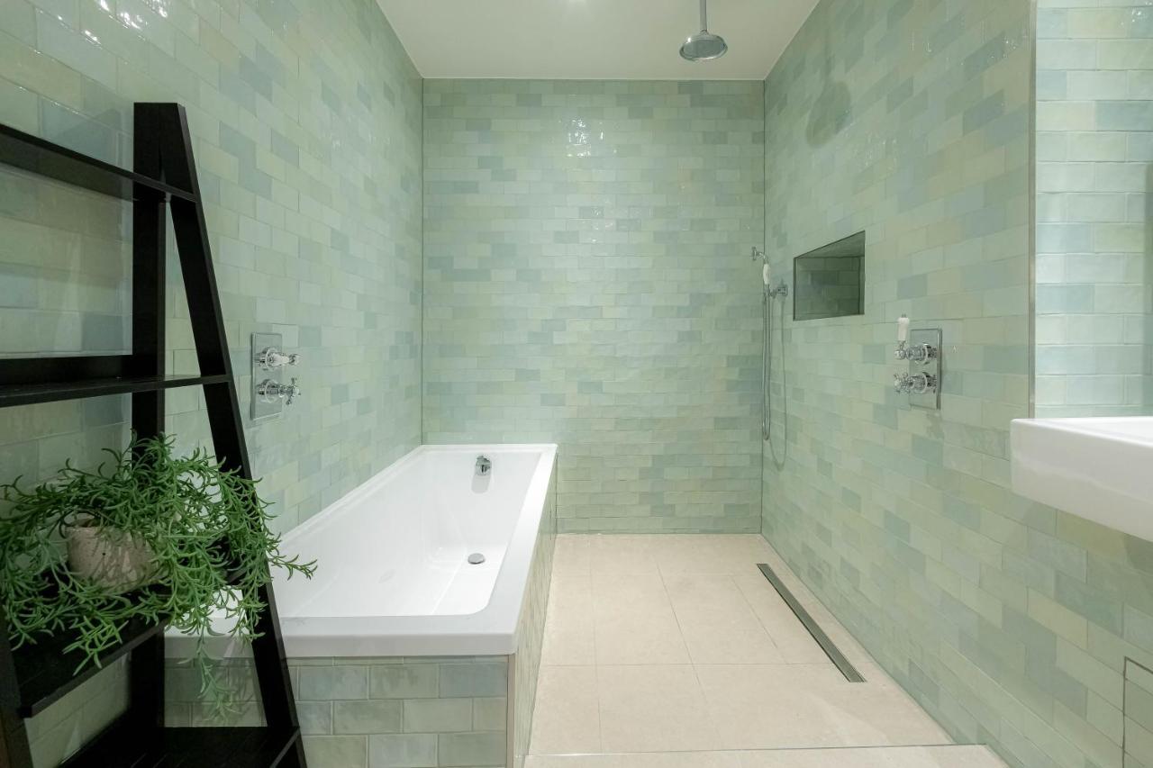 Three Bedroom Near Brick Lane By Belvilla London Exterior photo